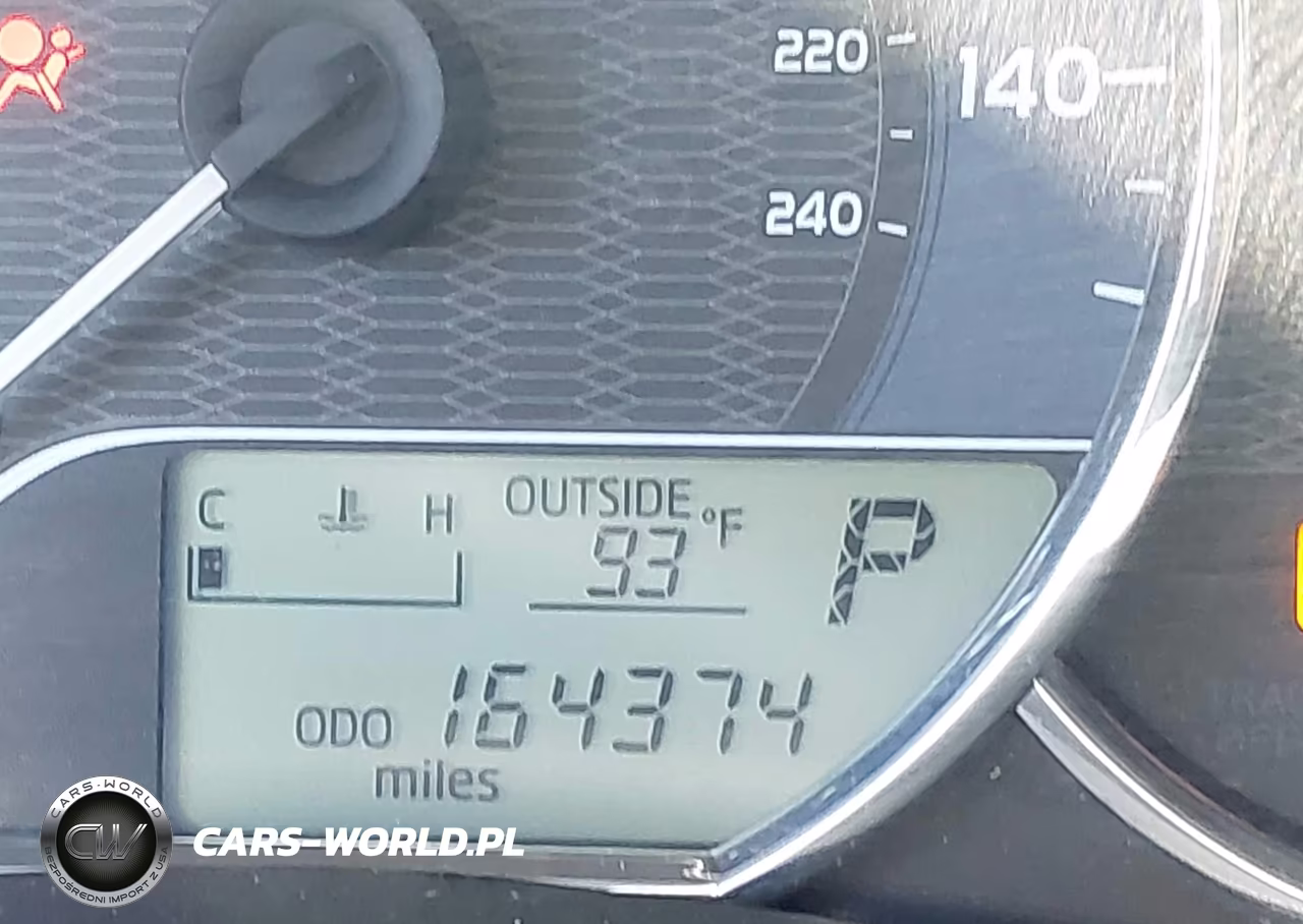 2015 Toyota Corolla Le VIN:5YFBURHE2FP245267 - 15