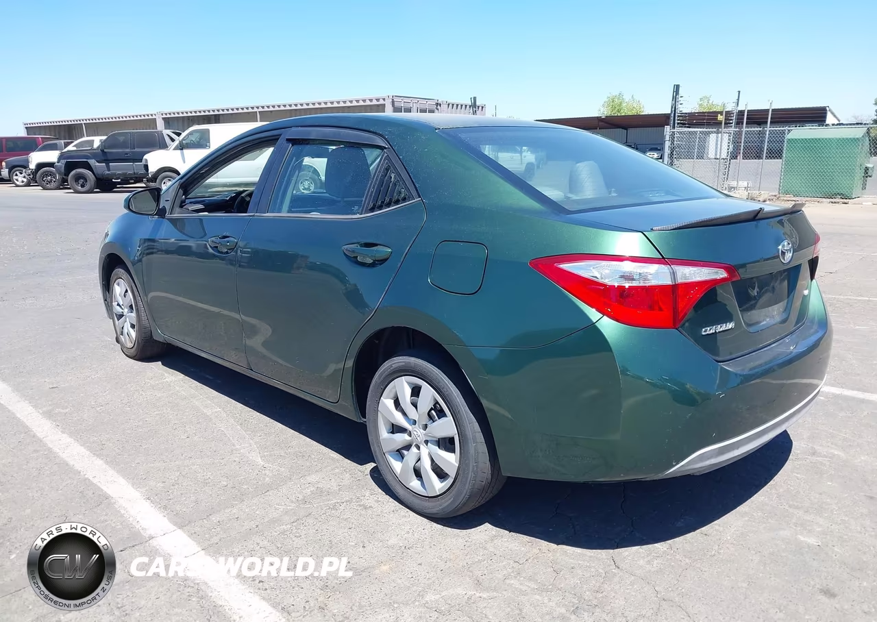 2015 Toyota Corolla Le VIN:5YFBURHE2FP245267 - 3