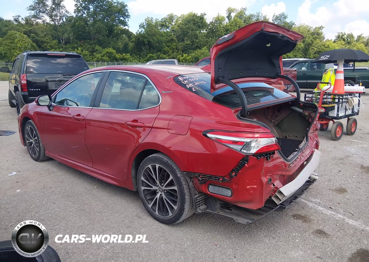 2020 Toyota Camry Se VIN:4T1G11AK3LU399402 - 3