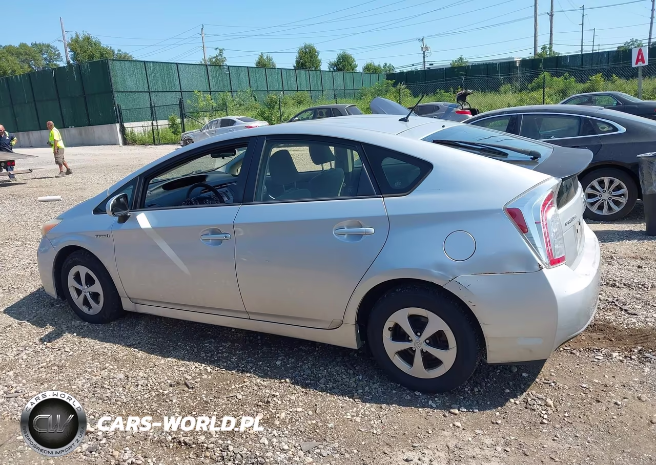 2013 Toyota Prius Two VIN:JTDKN3DU1D5648965 - 14