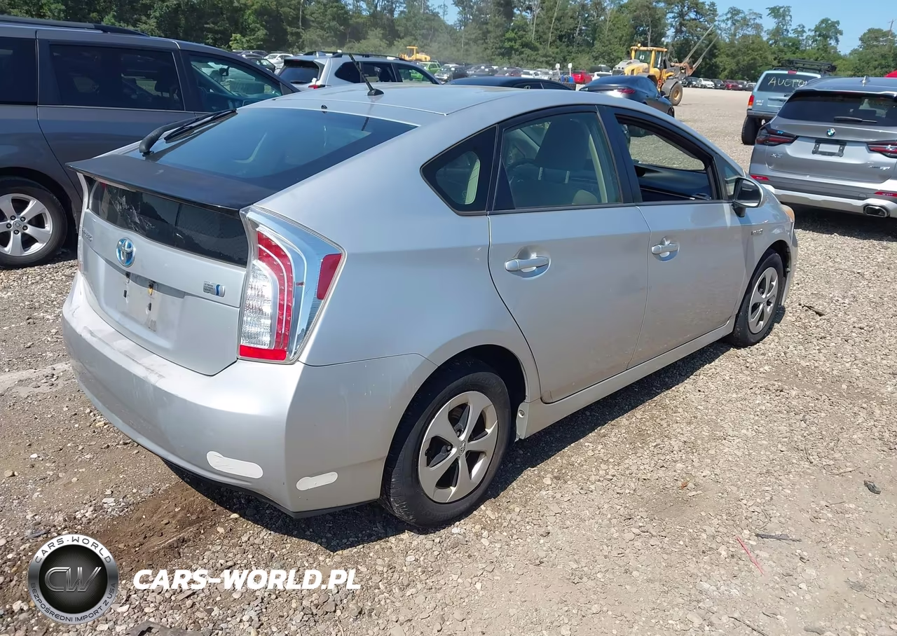2013 Toyota Prius Two VIN:JTDKN3DU1D5648965 - 4