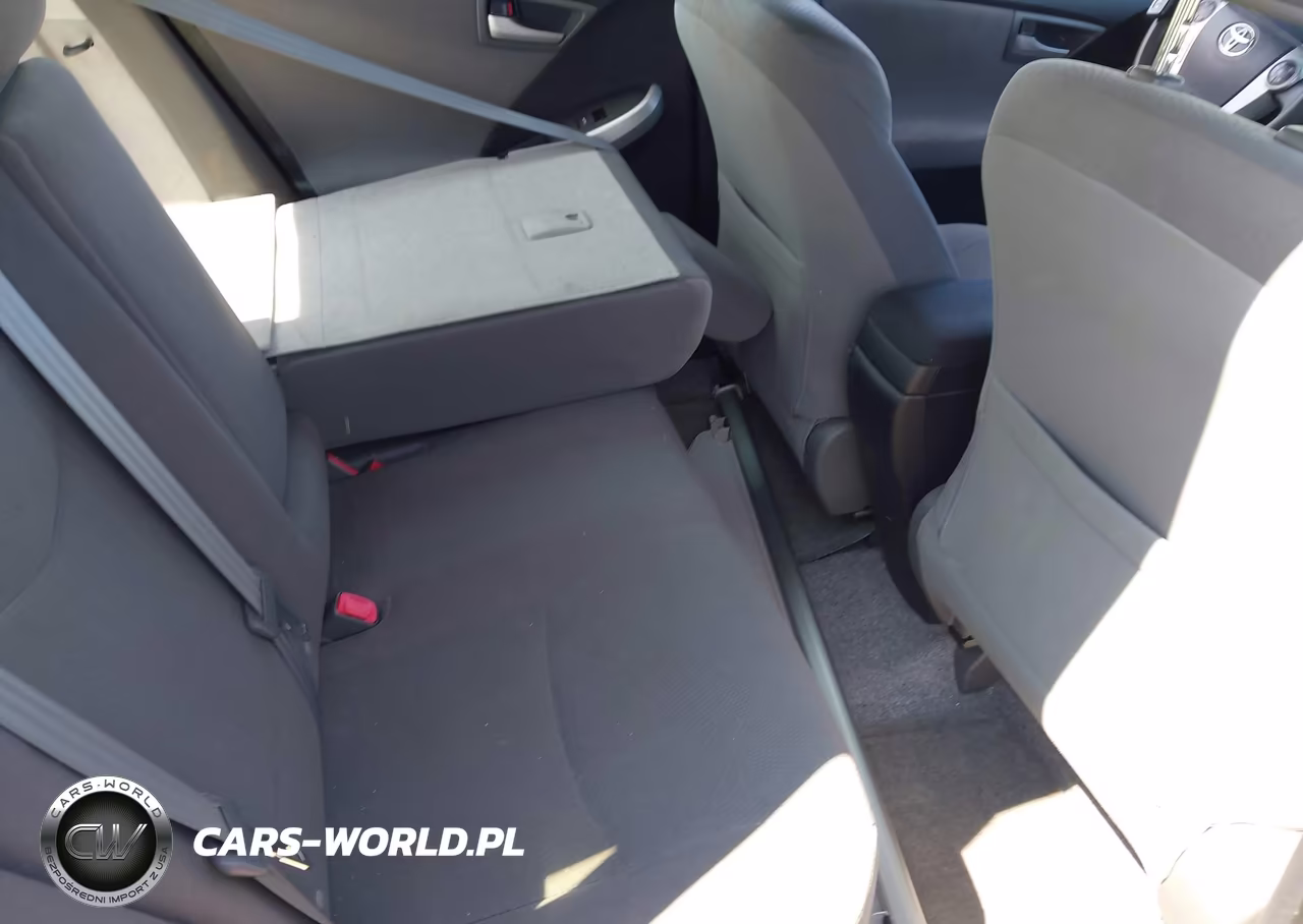 2013 Toyota Prius Two VIN:JTDKN3DU1D5648965 - 8