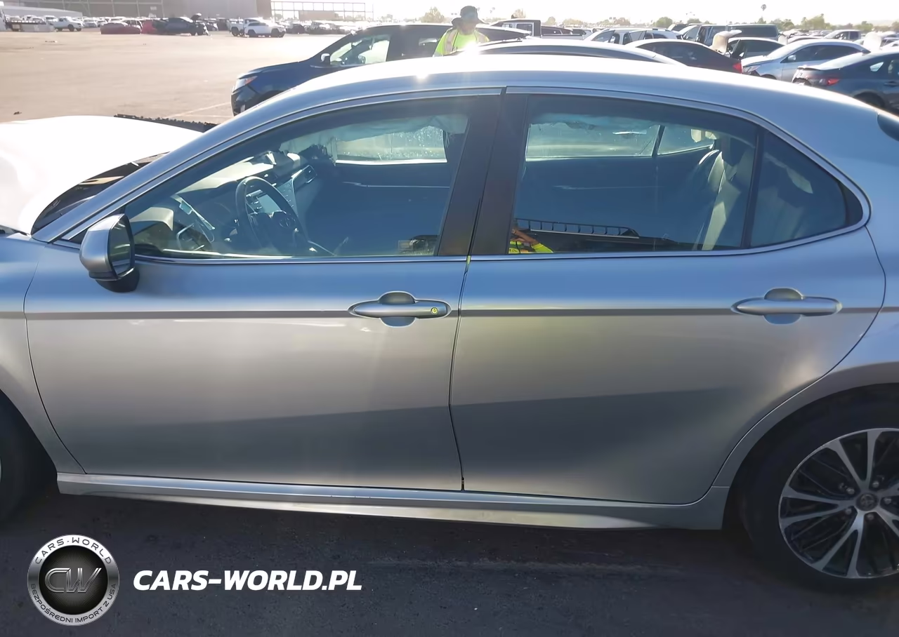 2018 Toyota Camry Se VIN:4T1B11HK4JU653065 - 13