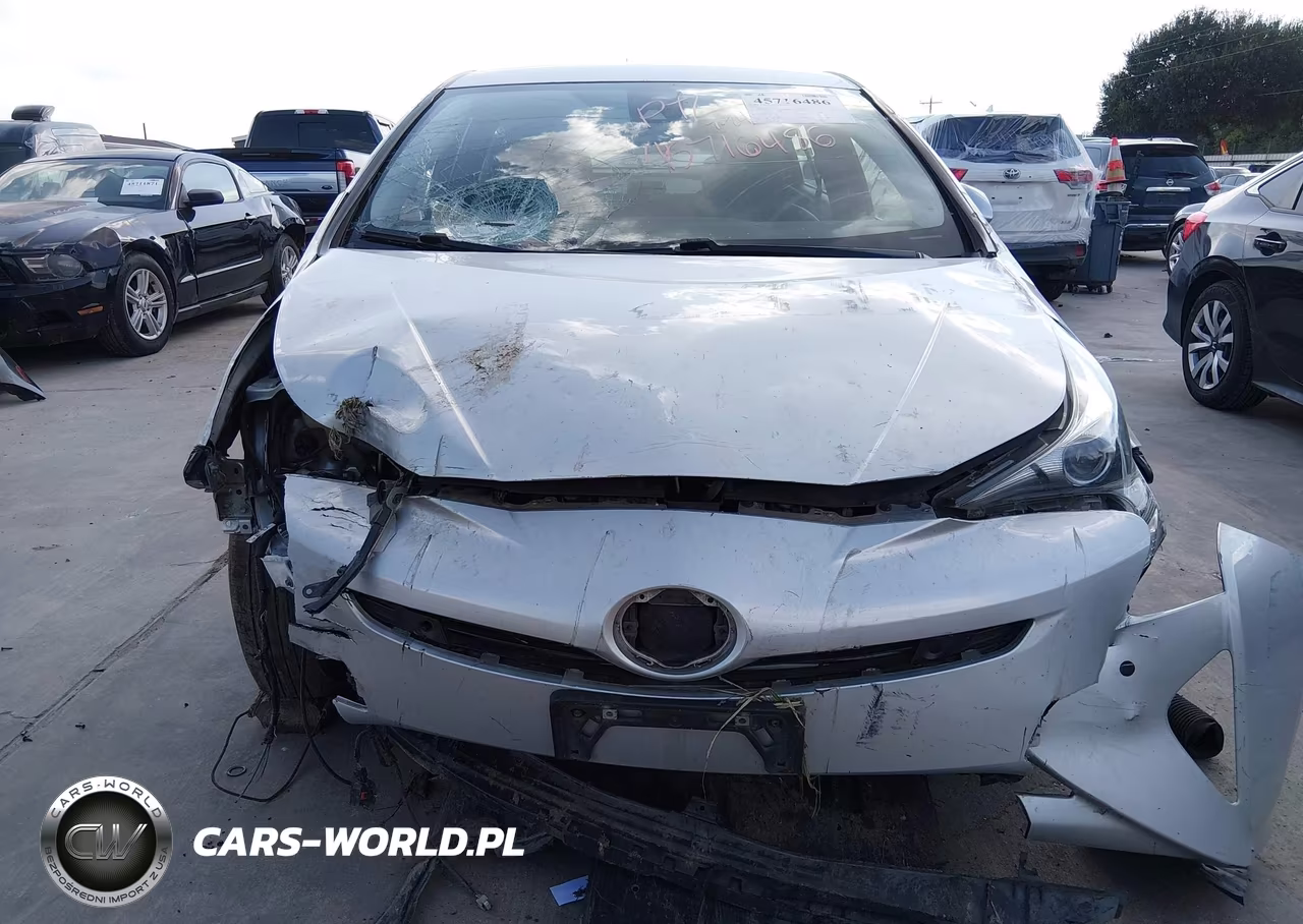 2018 Toyota Prius Two VIN:JTDKBRFU3J3590423 - 13