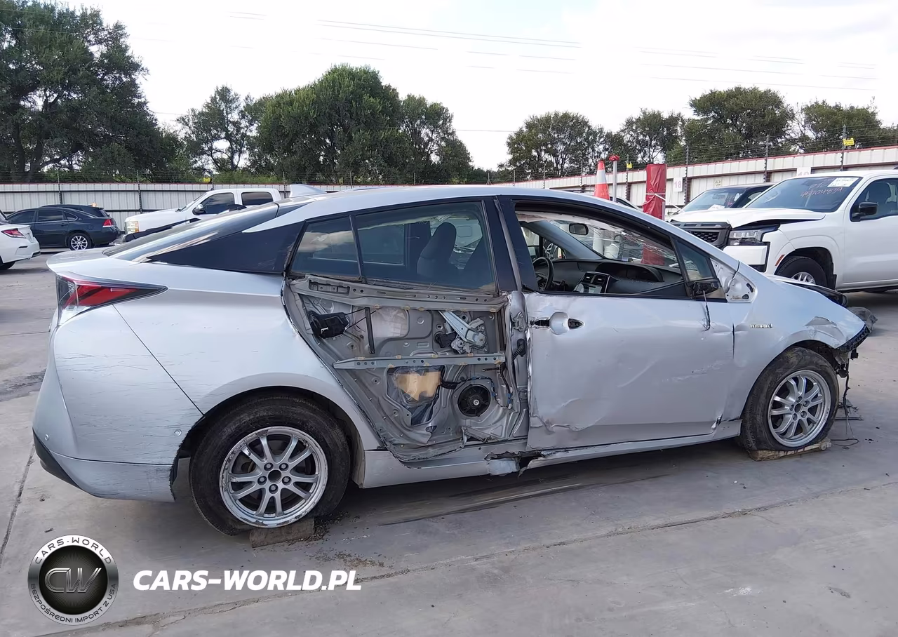 2018 Toyota Prius Two VIN:JTDKBRFU3J3590423 - 14
