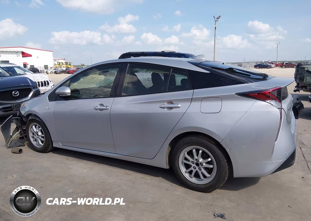 2018 Toyota Prius Two VIN:JTDKBRFU3J3590423 - 15
