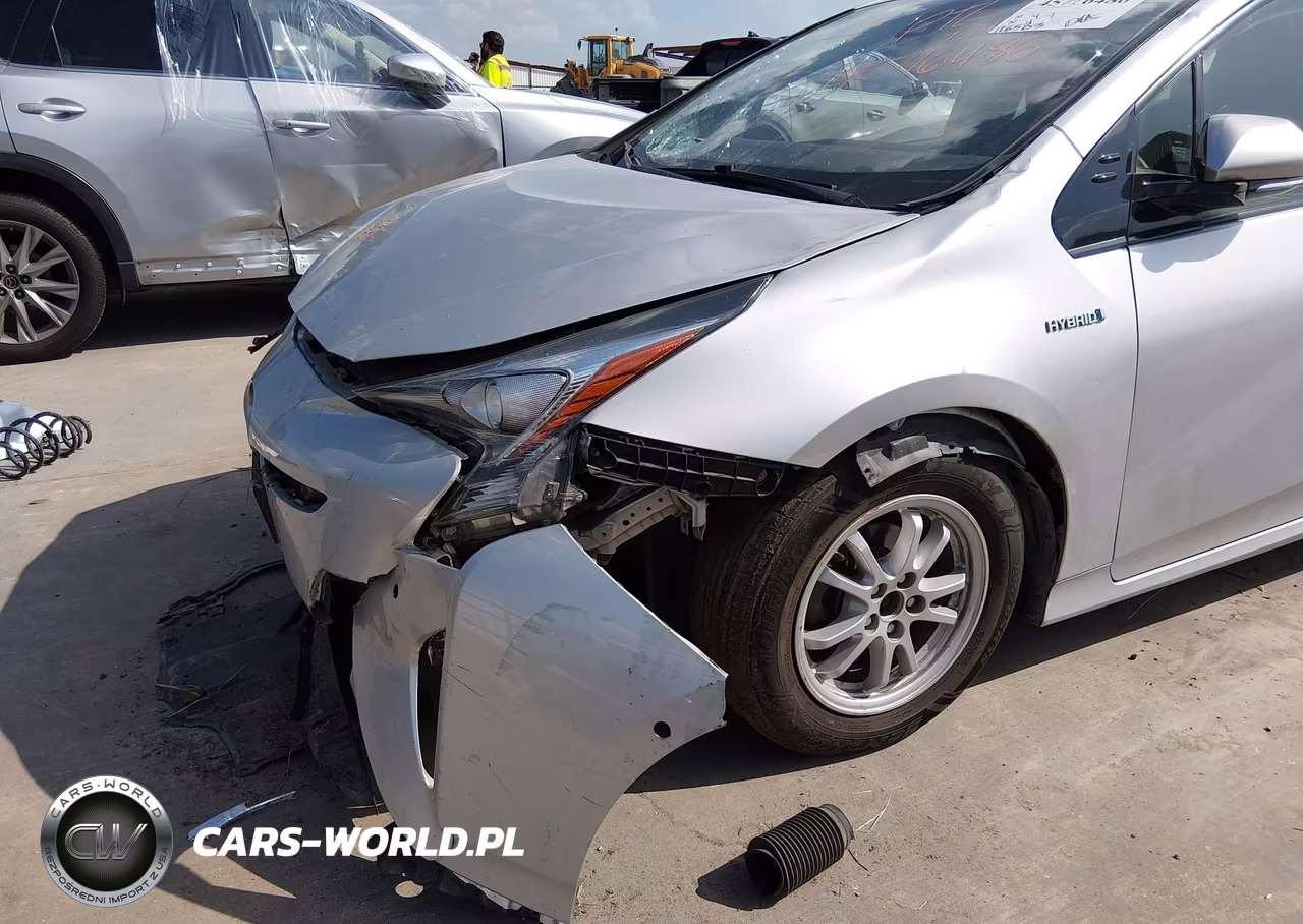 2018 Toyota Prius Two VIN:JTDKBRFU3J3590423 - 19