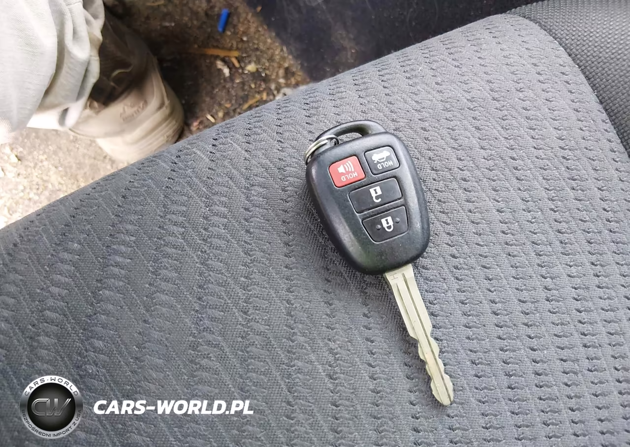 2017 Toyota Camry Le VIN:4T1BF1FK0HU445196 - 11