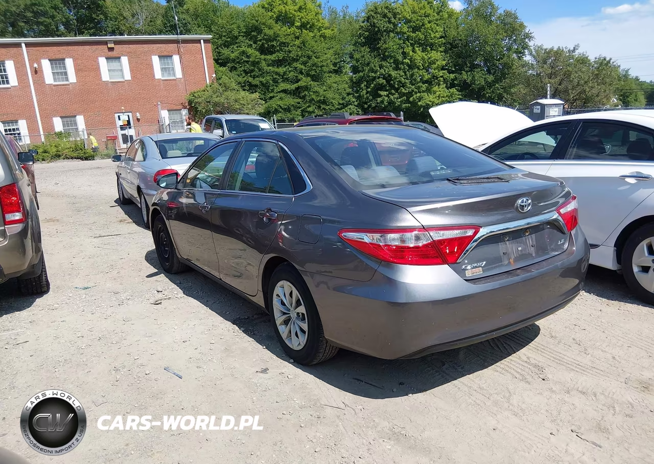 2017 Toyota Camry Le VIN:4T1BF1FK0HU445196 - 3