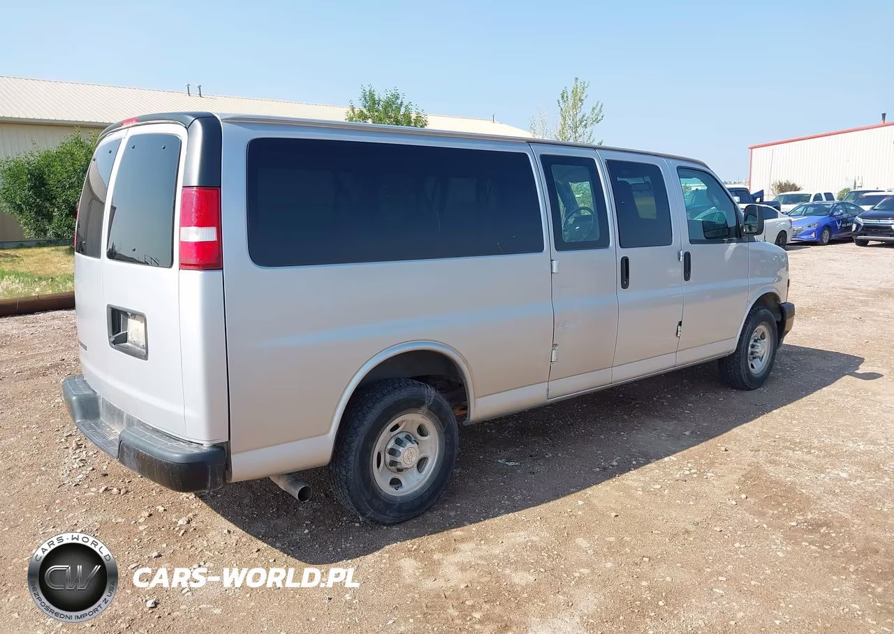 2020 Chevrolet Express Passenger Rwd 3500 Extended Wheelbase Ls VIN:1GAZGNFP1L1254330 - 4