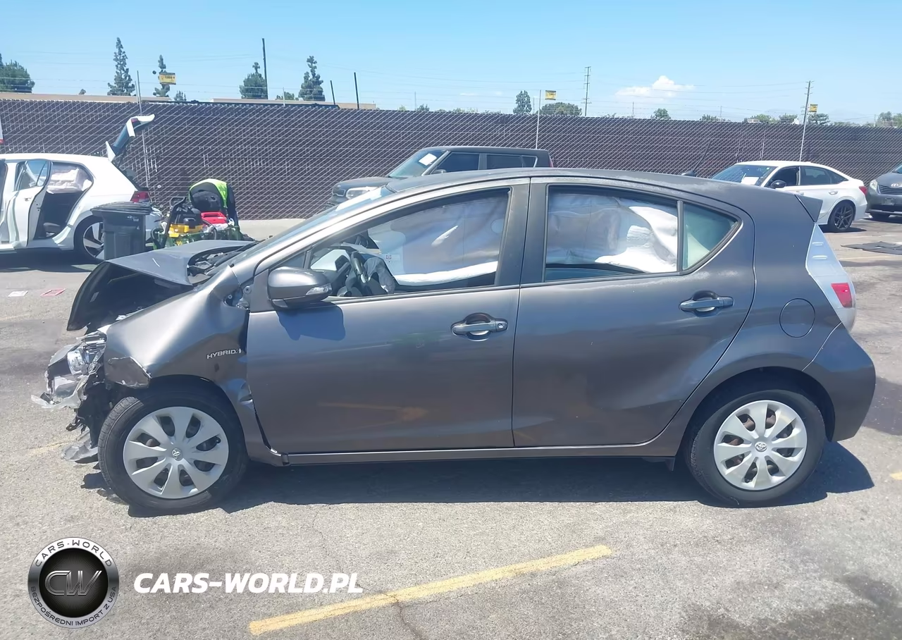 2012 Toyota Prius C Two VIN:JTDKDTB33C1516924 - 14