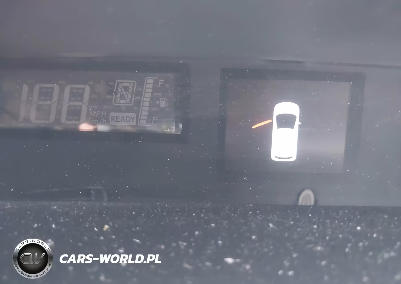2012 Toyota Prius C Two VIN:JTDKDTB33C1516924 - 15
