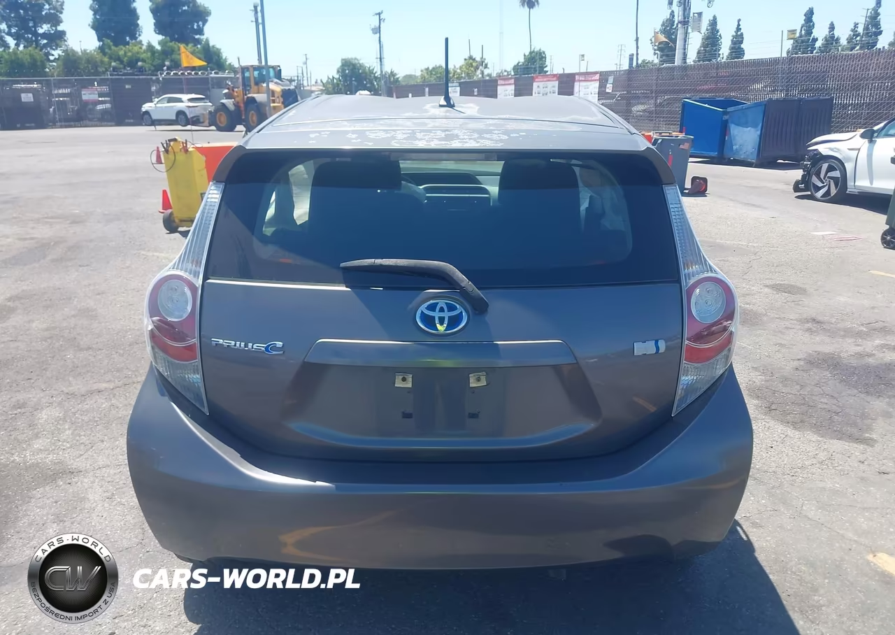 2012 Toyota Prius C Two VIN:JTDKDTB33C1516924 - 16