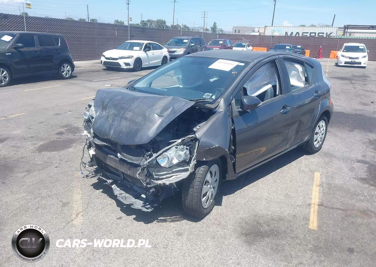 2012 Toyota Prius C Two VIN:JTDKDTB33C1516924 - 2