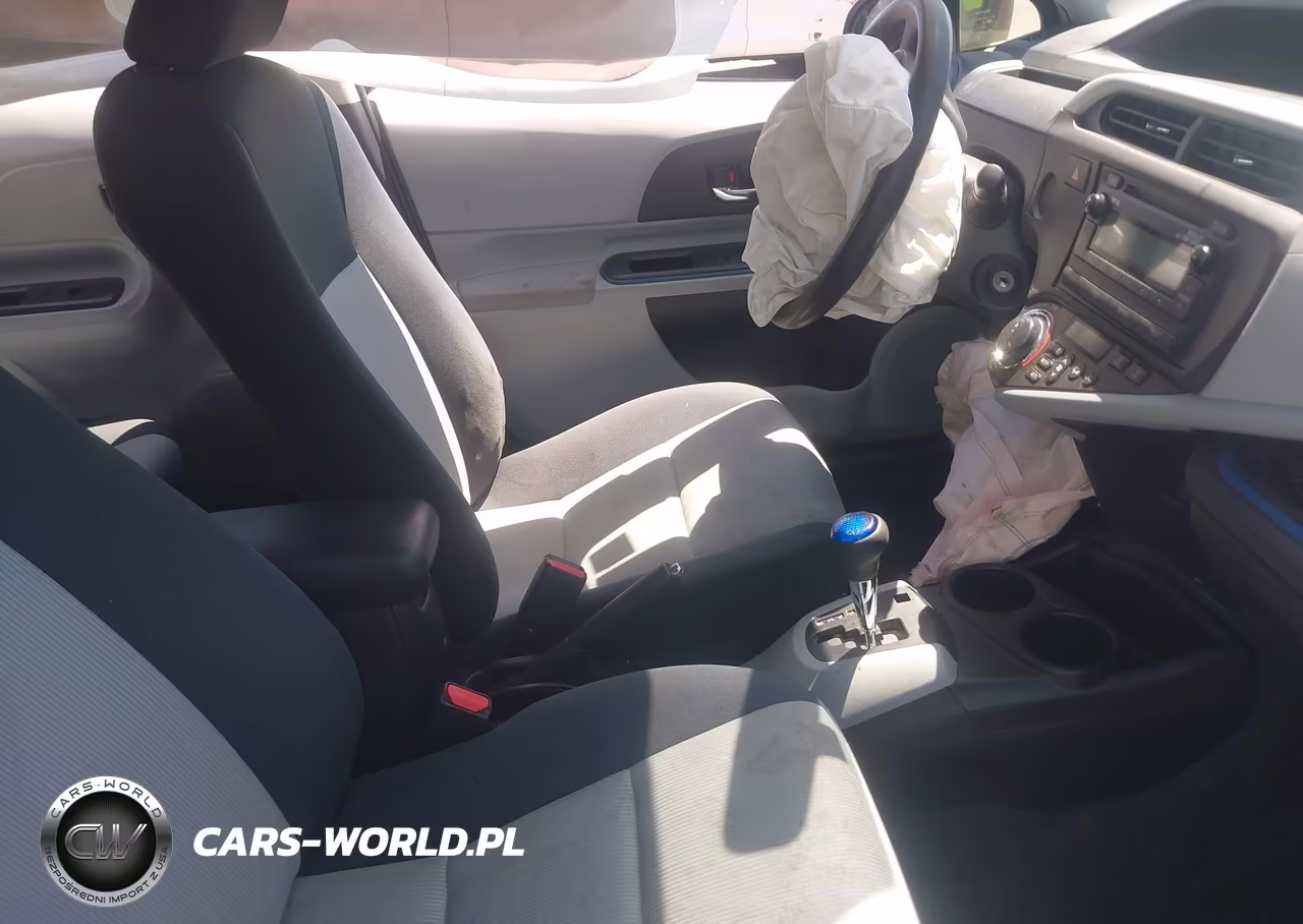 2012 Toyota Prius C Two VIN:JTDKDTB33C1516924 - 5