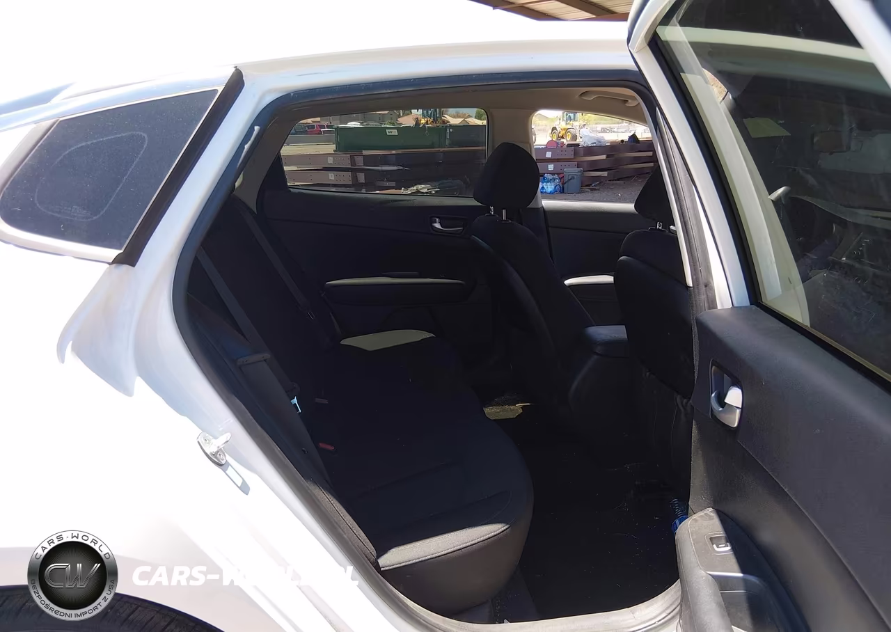 2017 Kia Optima Lx VIN:5XXGT4L39HG126483 - 8
