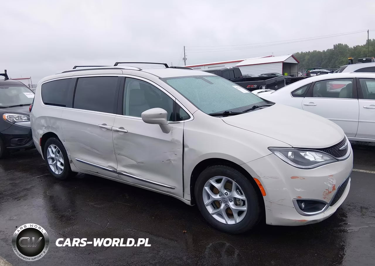 2017 Chrysler Pacifica Touring-L Plus – zdjęcie 1 z 16