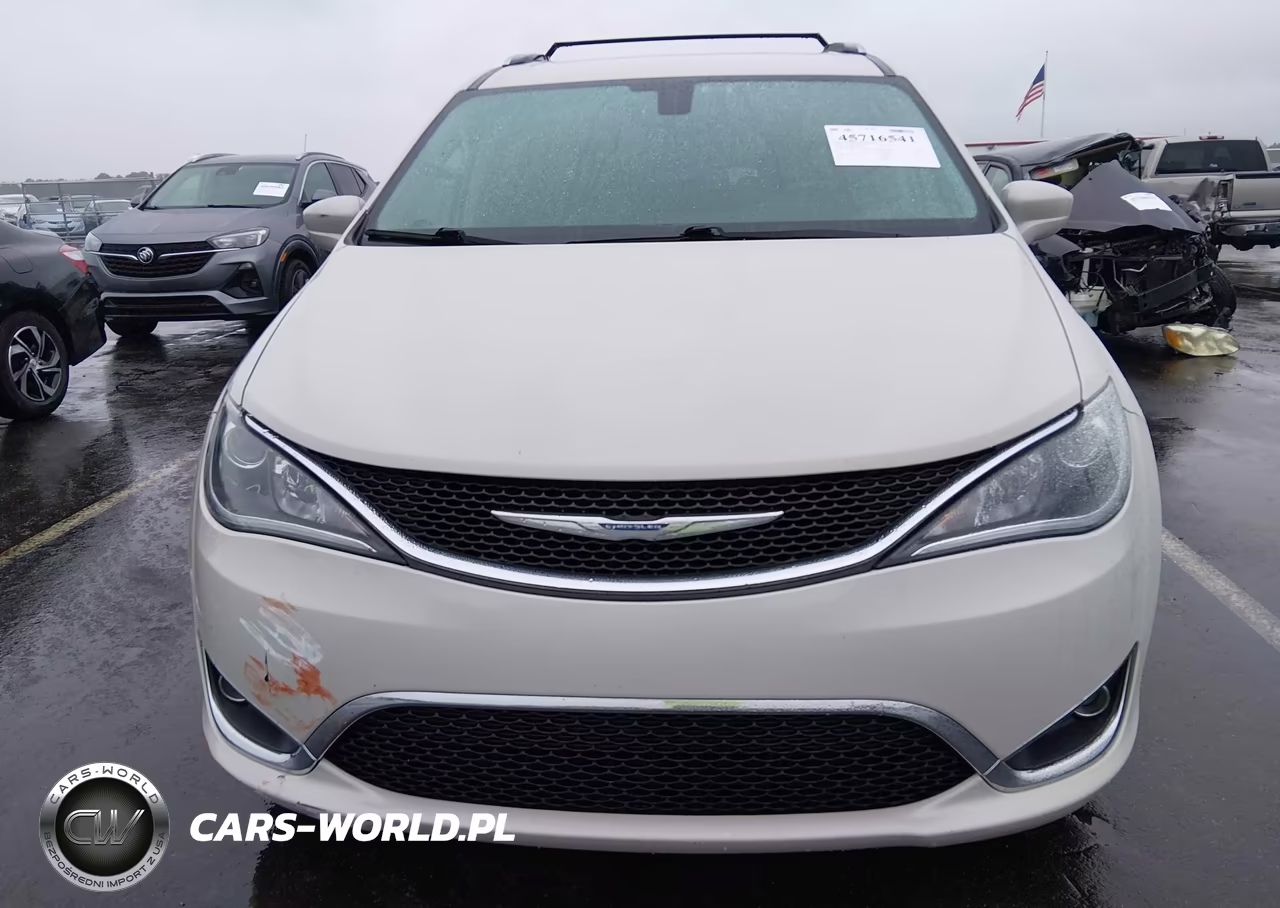 2017 Chrysler Pacifica Touring-L Plus VIN:2C4RC1EG8HR635530 - 12