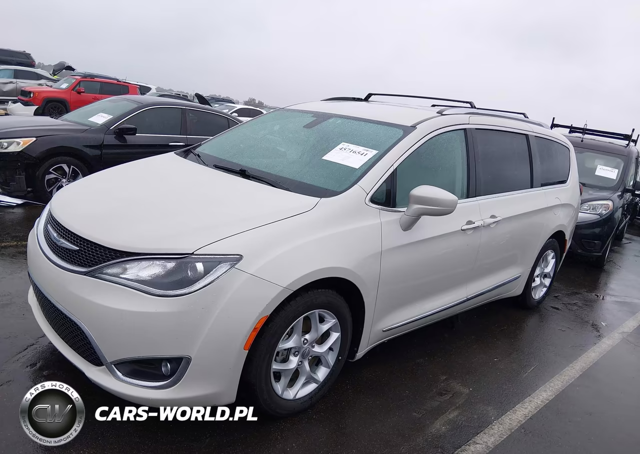 2017 Chrysler Pacifica Touring-L Plus VIN:2C4RC1EG8HR635530 - 2
