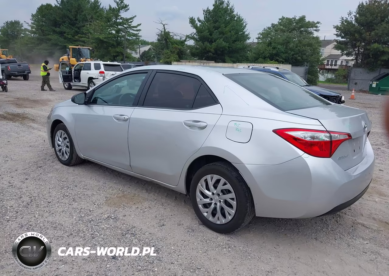 2016 Toyota Corolla Le Plus VIN:2T1BURHE3GC547622 - 3