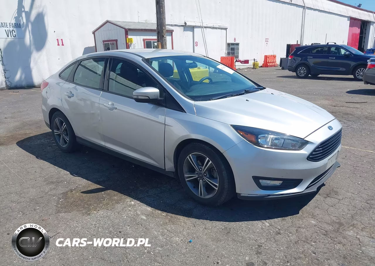 2016 Ford Focus Se VIN:1FADP3FE8GL363307 - 1