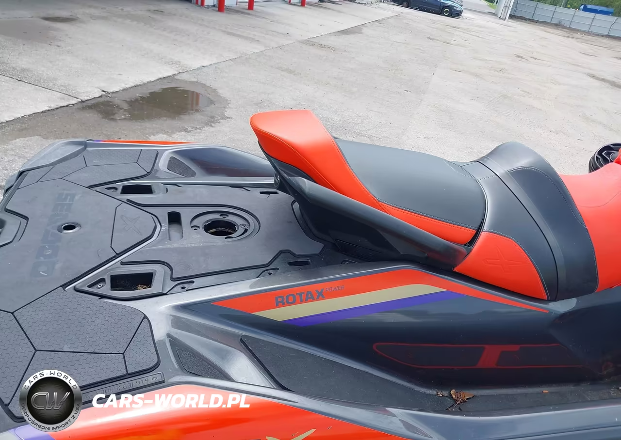 2019 Seadoo Rxt-X 300 VIN:YDV95660F919 - 8