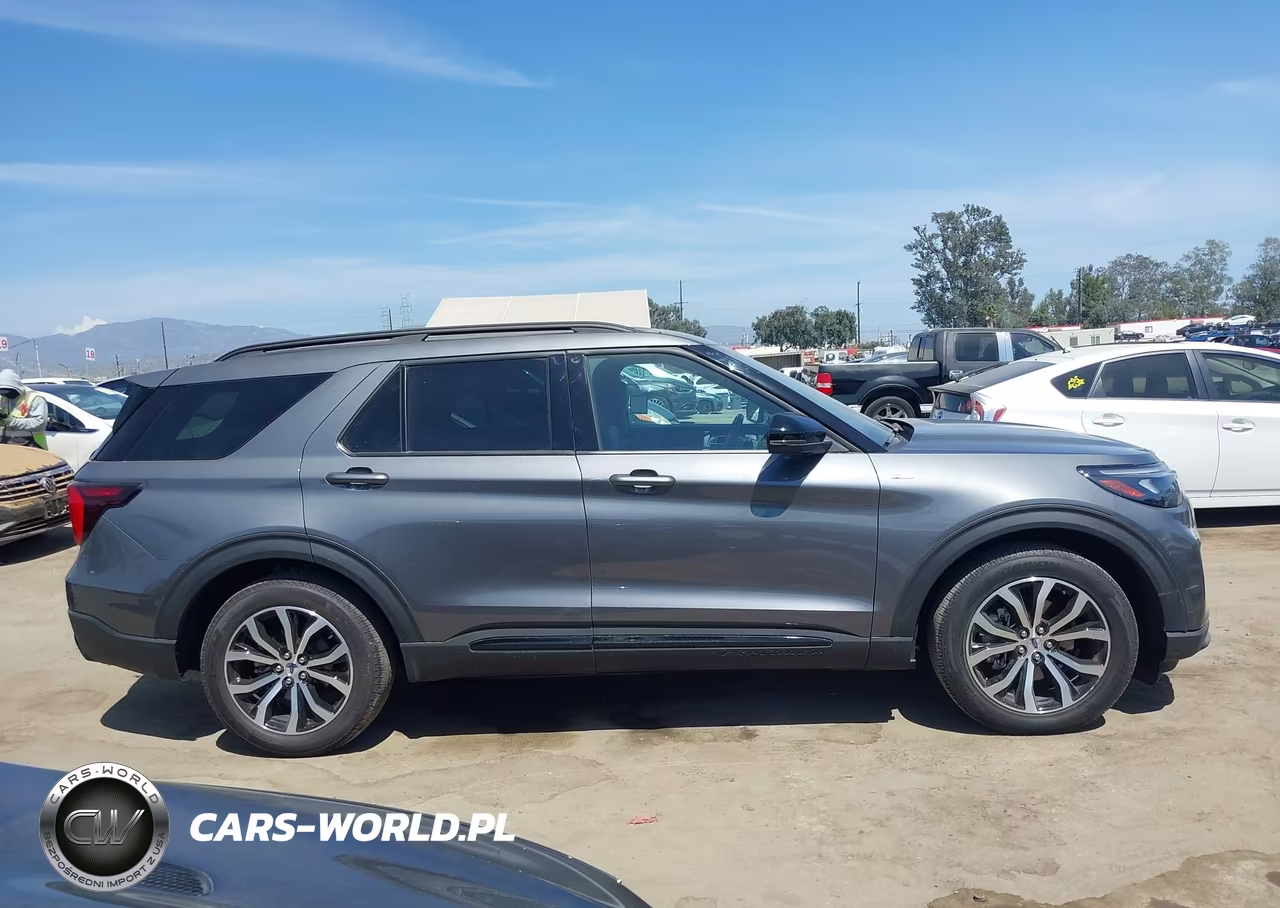 2025 Ford Explorer St-Line VIN:1FMUK7KH5SGC00658 - 13
