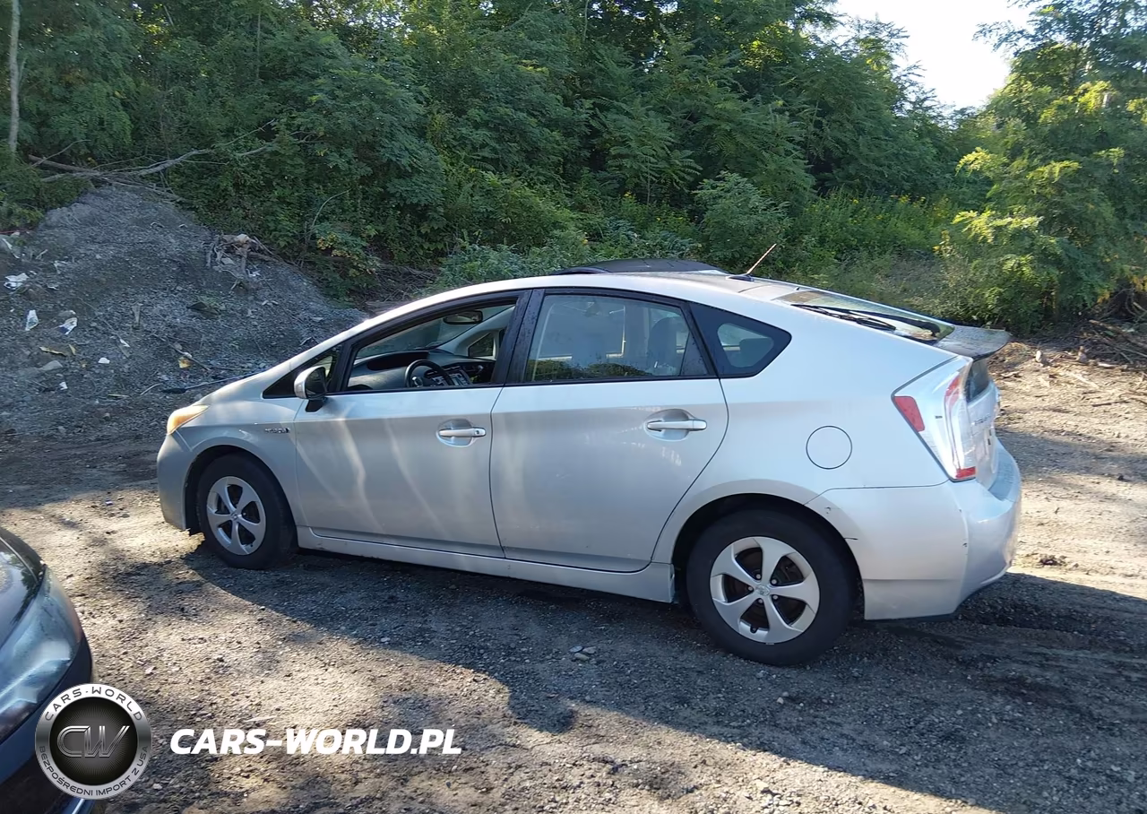2013 Toyota Prius Four VIN:JTDKN3DU4D0345773 - 14