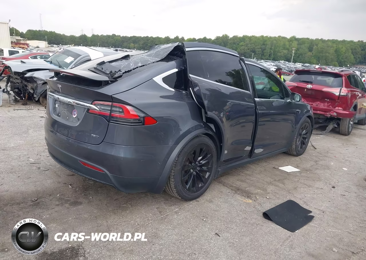 2017 Tesla Model X 100D-75D-90D VIN:5YJXCDE24HF053739 - 4