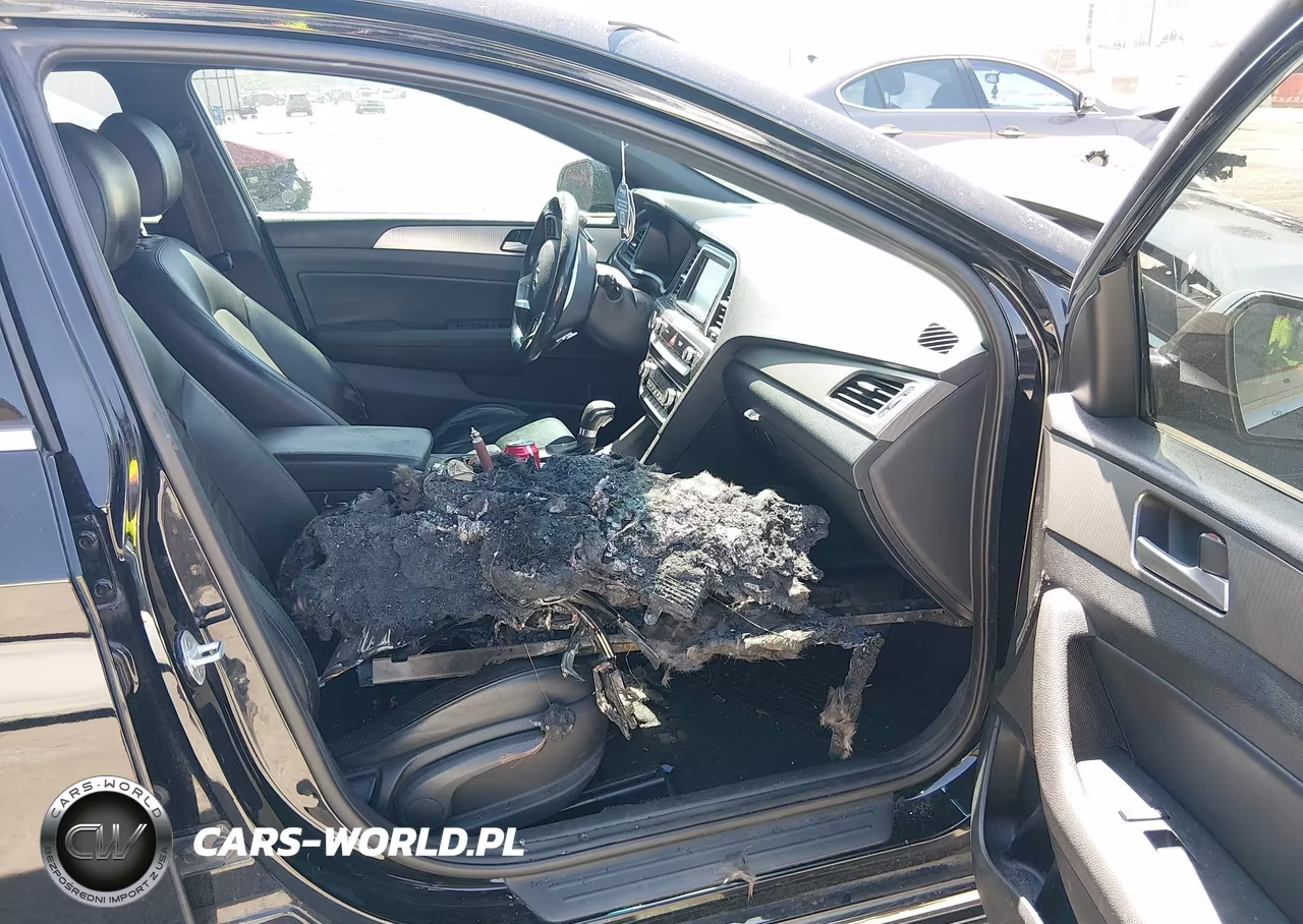 2019 Hyundai Sonata Sport VIN:5NPE34AF5KH763662 - 5