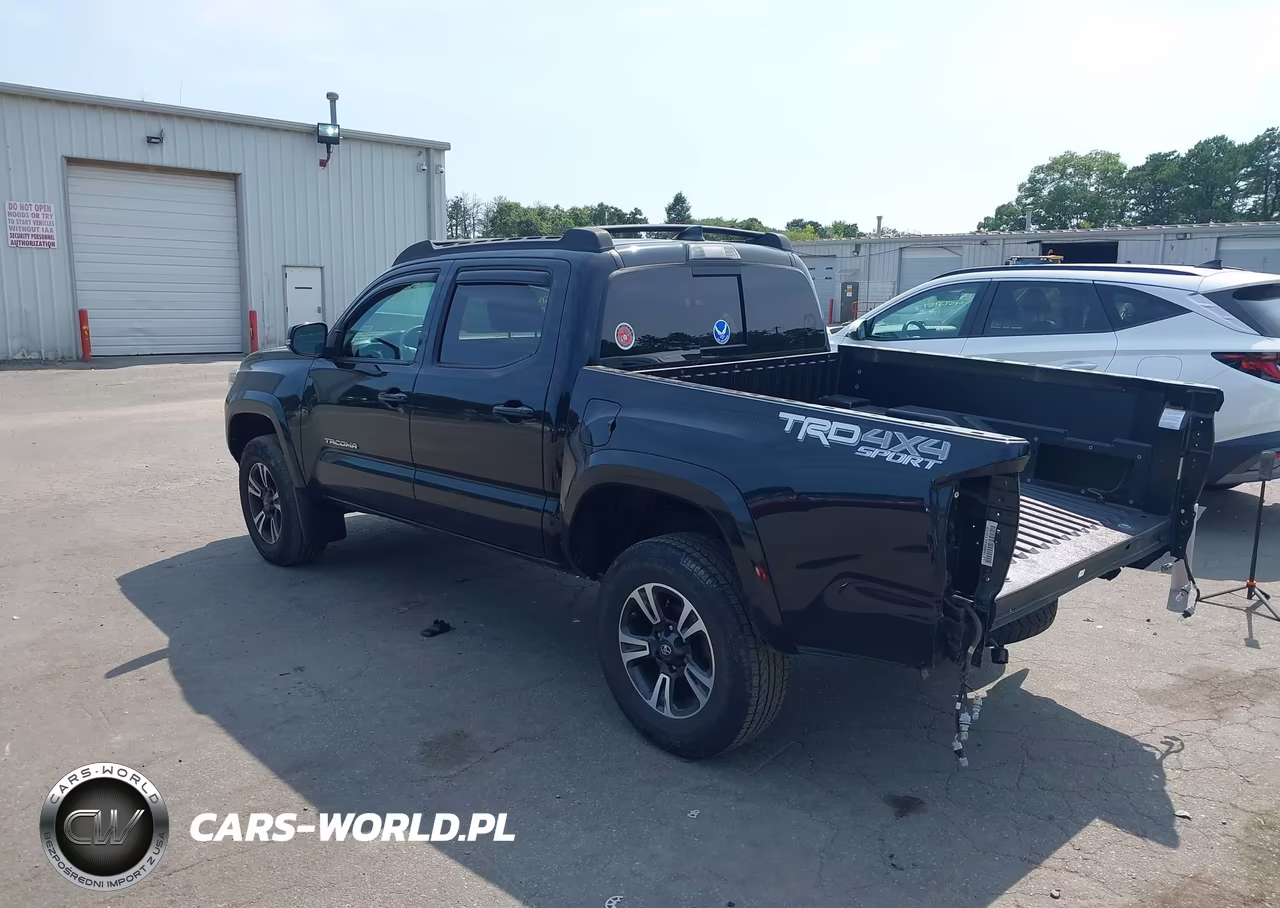 2018 Toyota Tacoma Trd Sport VIN:3TMCZ5AN7JM172793 - 3