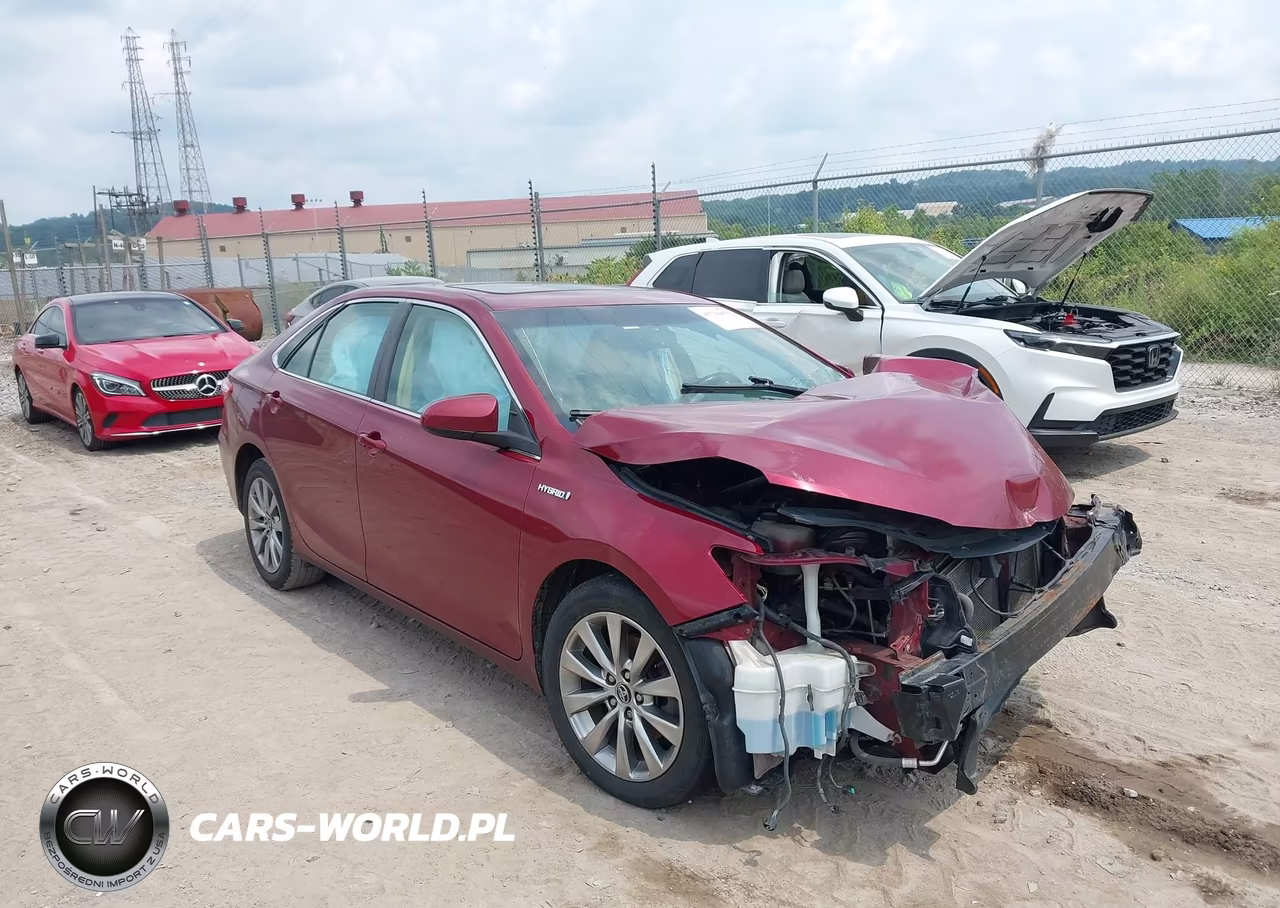 2016 Toyota Camry Hybrid Xle
