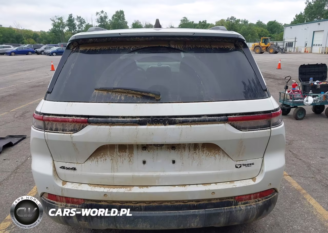 2023 Jeep Grand Cherokee Altitude 4X4 VIN:1C4RJHAG1PC505343 - 16