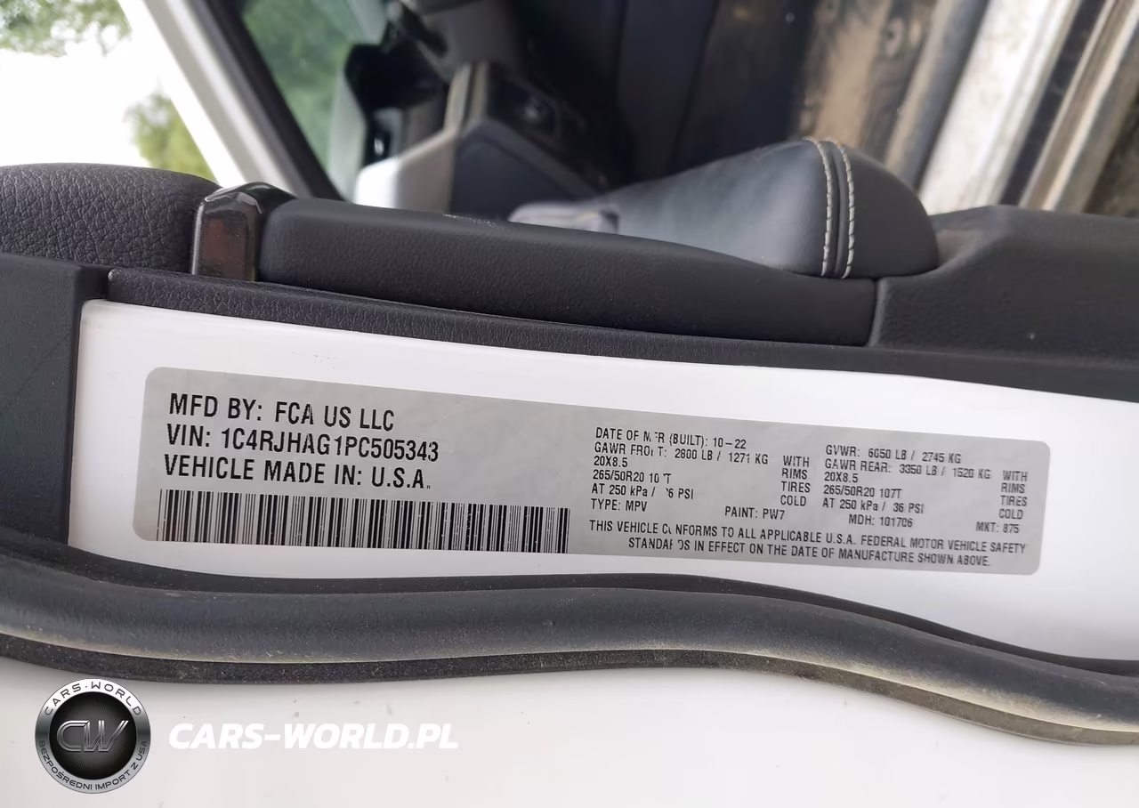 2023 Jeep Grand Cherokee Altitude 4X4 VIN:1C4RJHAG1PC505343 - 9