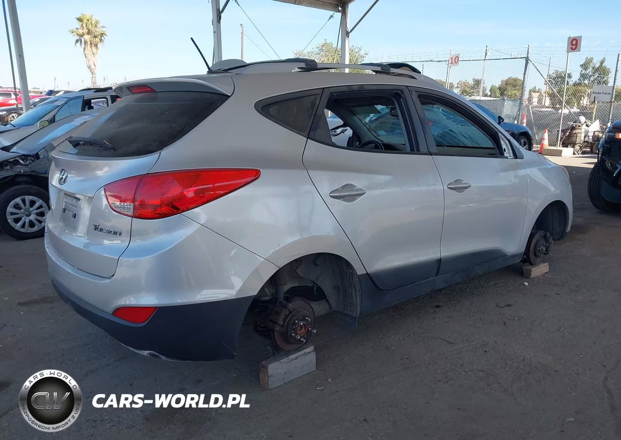 2012 Hyundai Tucson Gls VIN:KM8JU3AC5CU518469 - 4