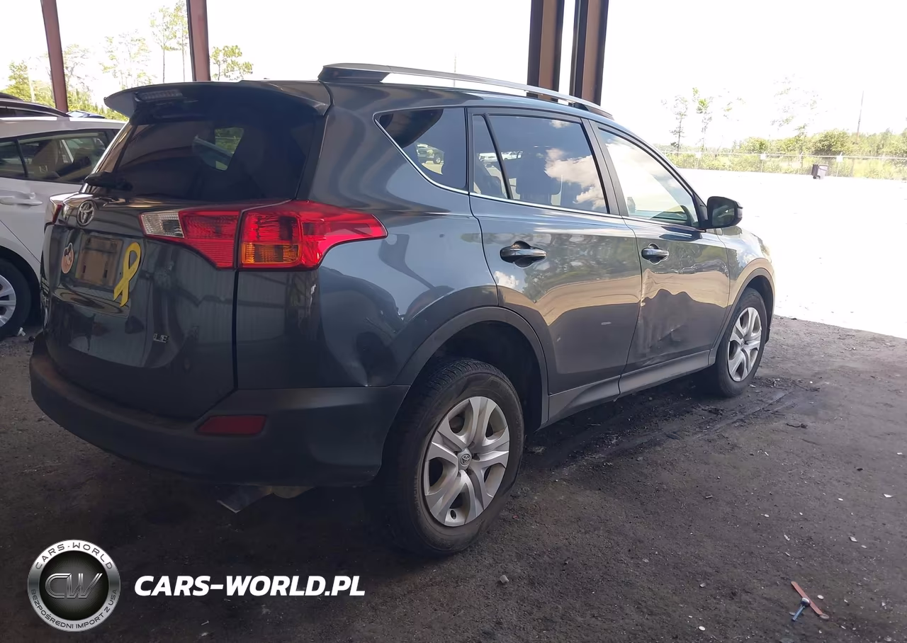 2015 Toyota Rav4 Le VIN:JTMZFREV3FD068356 - 4