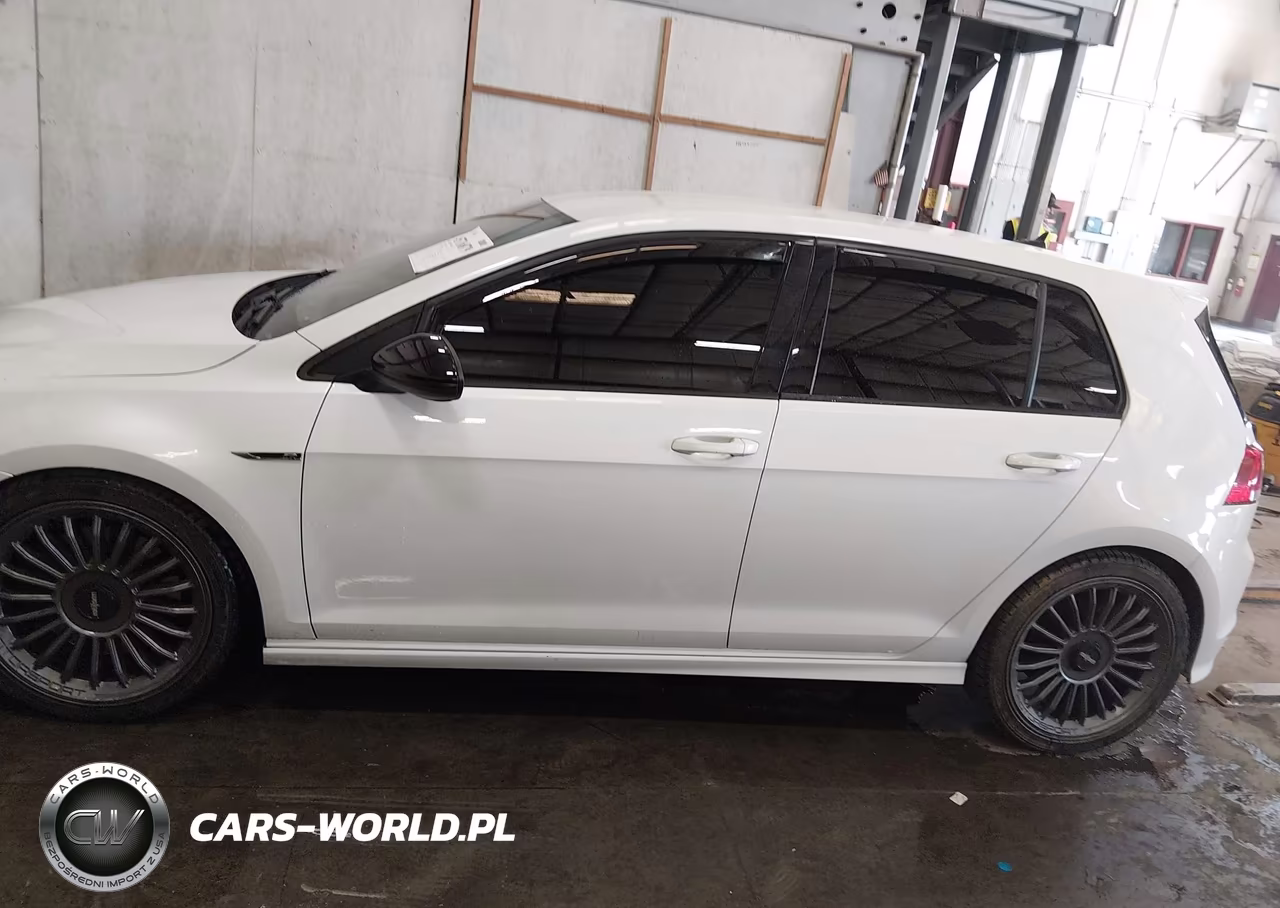 2017 Volkswagen Golf R 4-Door W-Dcc Navigation VIN:WVWWF7AU6HW171847 - 14