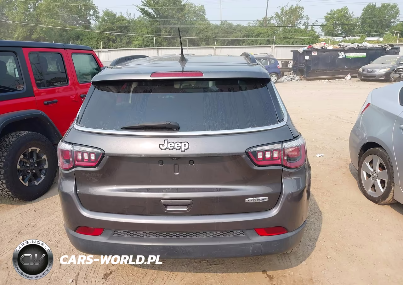 2018 Jeep Compass Latitude 4X4 VIN:3C4NJDBB4JT255926 - 16