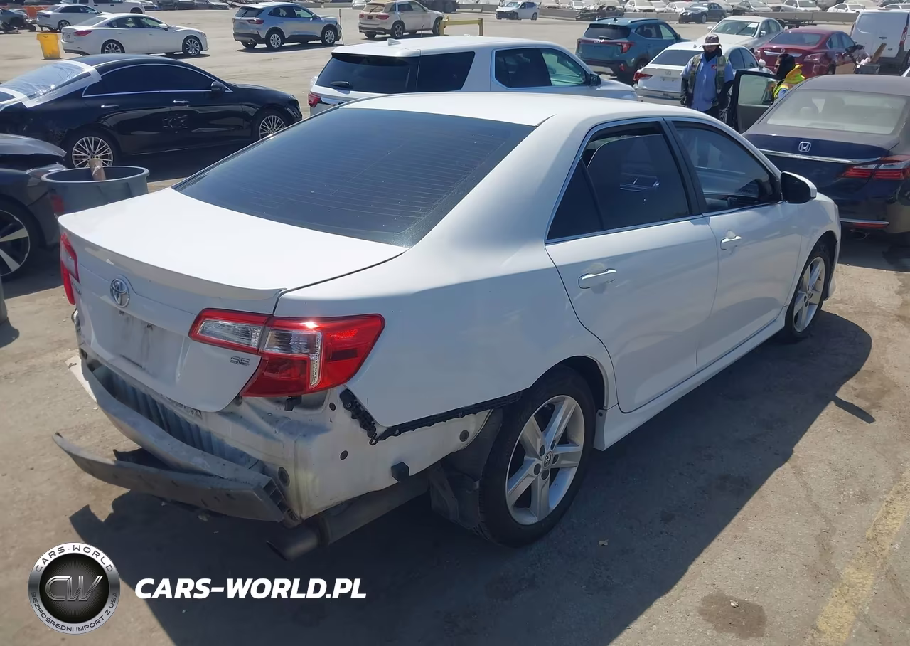 2013 Toyota Camry Se VIN:4T1BF1FK4DU280828 - 4