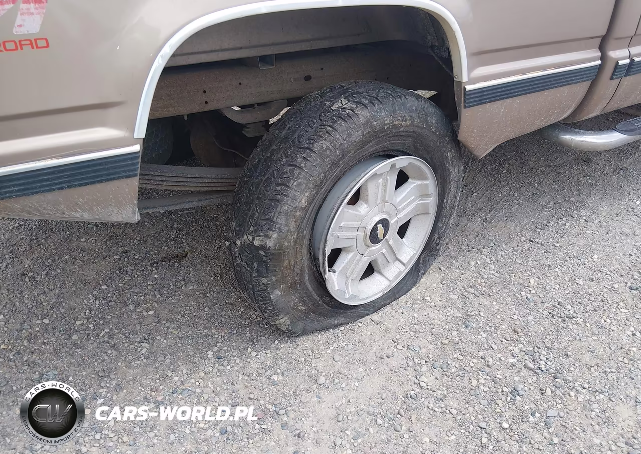 1997 Chevrolet K1500 Fleetside VIN:2GCEK19R2V1180021 - 6