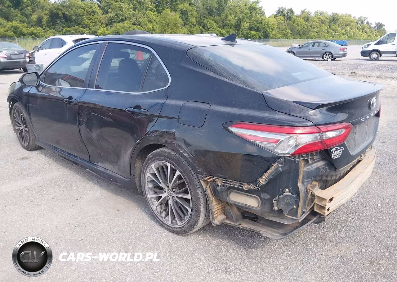 2018 Toyota Camry Se VIN:4T1B11HK9JU633667 - 3