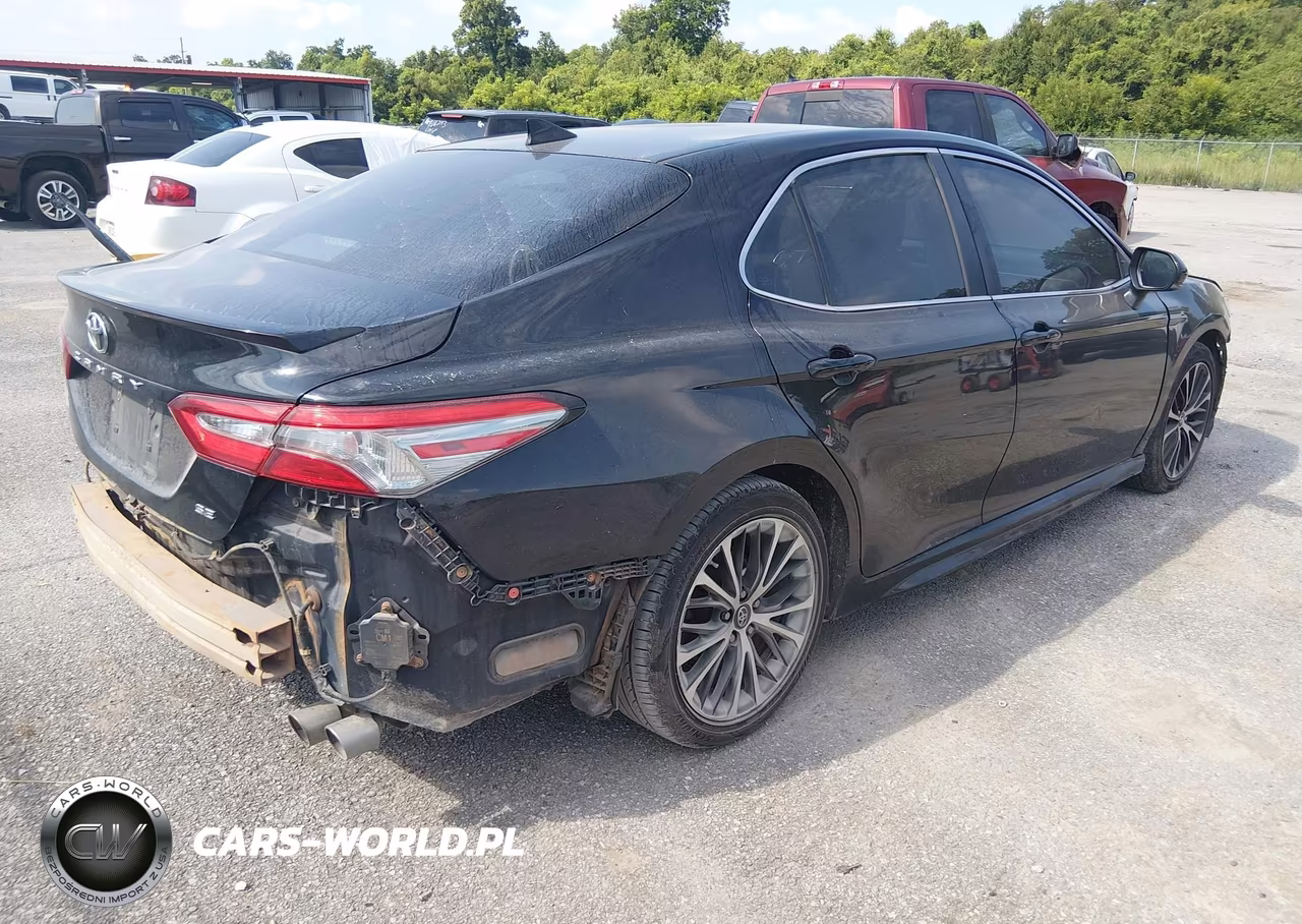 2018 Toyota Camry Se VIN:4T1B11HK9JU633667 - 4