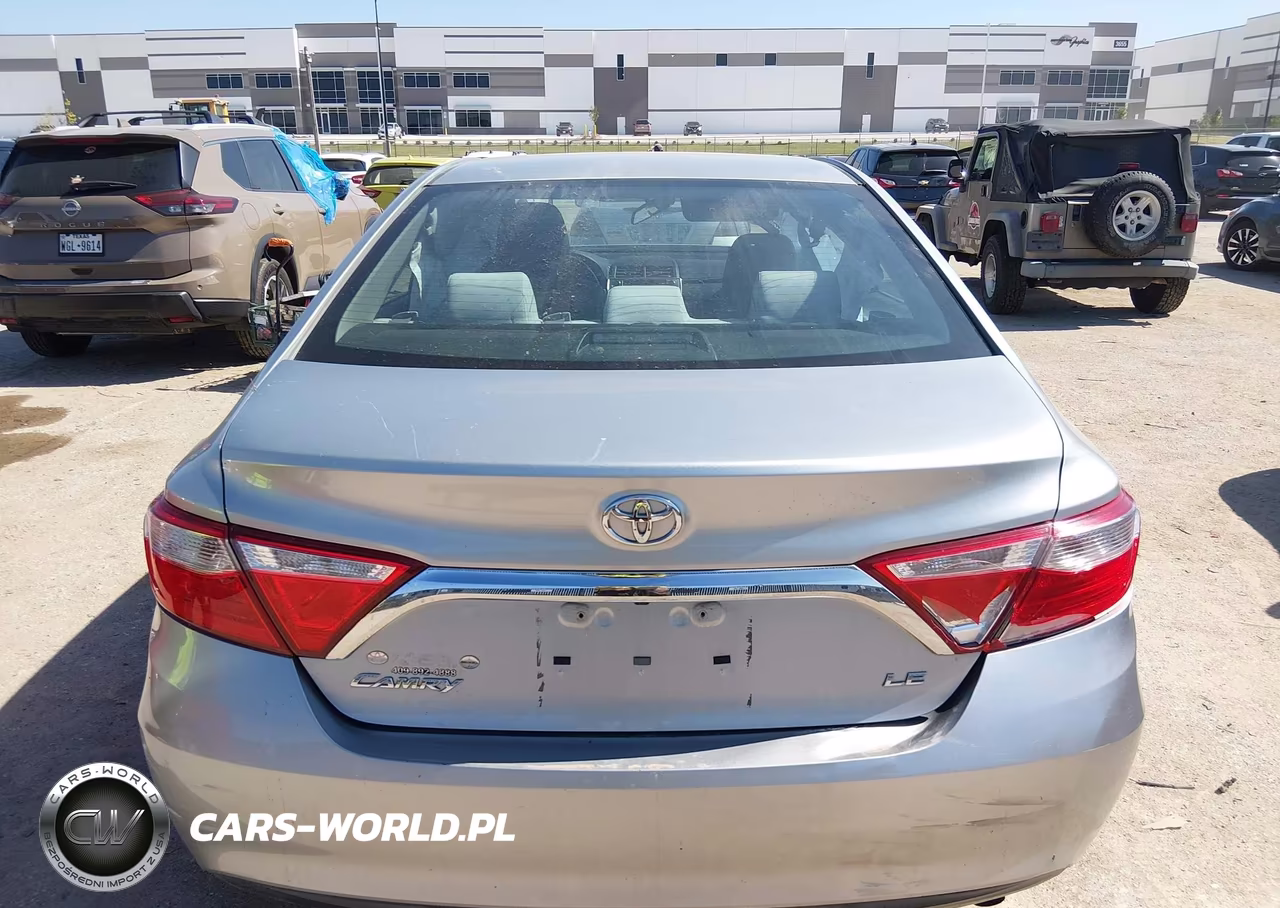 2017 Toyota Camry Le VIN:4T1BF1FK0HU645057 - 16