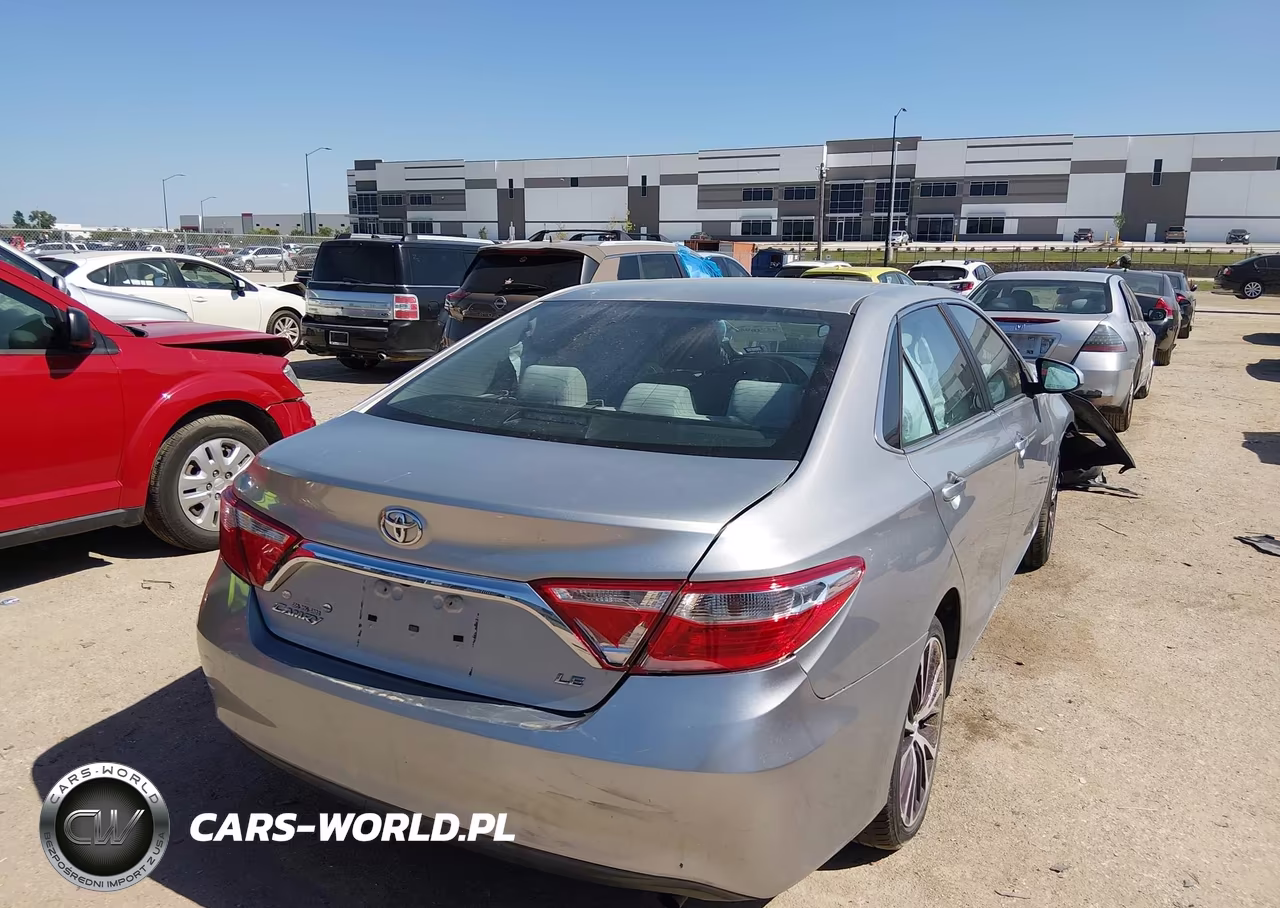 2017 Toyota Camry Le VIN:4T1BF1FK0HU645057 - 4
