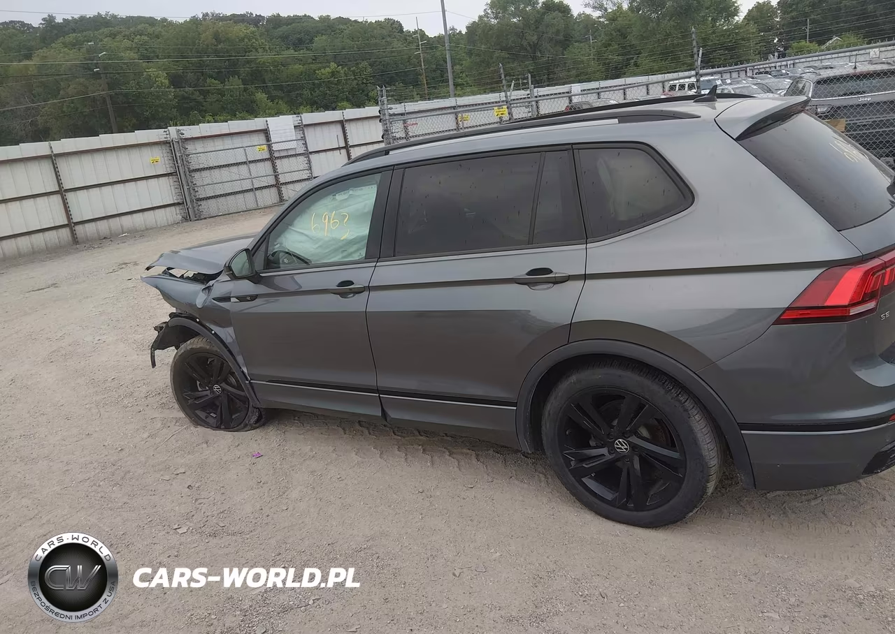 2024 Volkswagen Tiguan 2.0T Se R-Line Black VIN:3VV8B7AX0RM090540 - 14