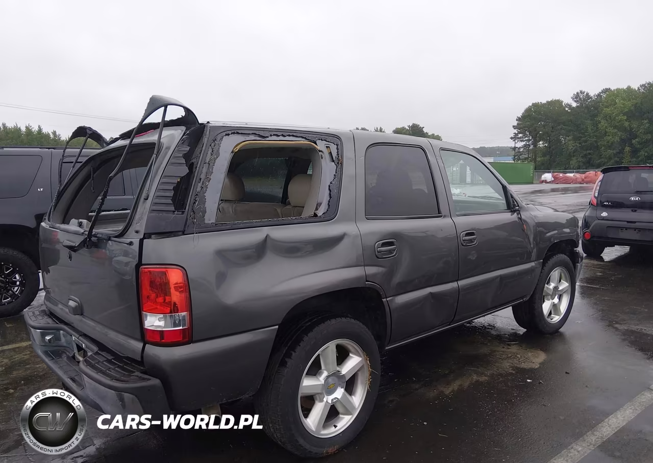 2002 Chevrolet Tahoe Lt VIN:1GNEC13ZX2R136882 - 4