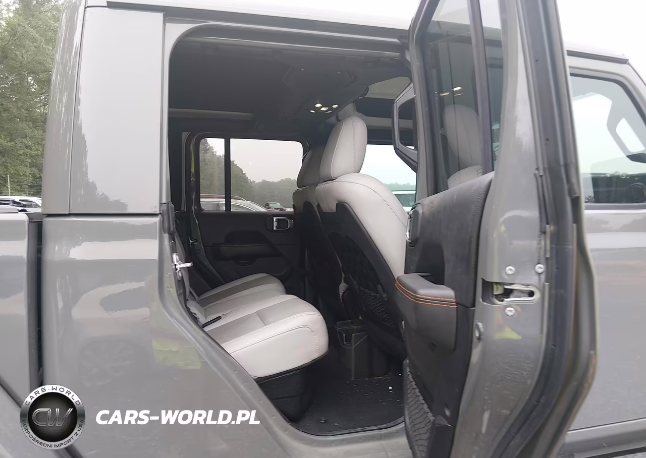 2020 Jeep Gladiator Mojave 4X4 VIN:1C6JJTEG1LL209461 - 8