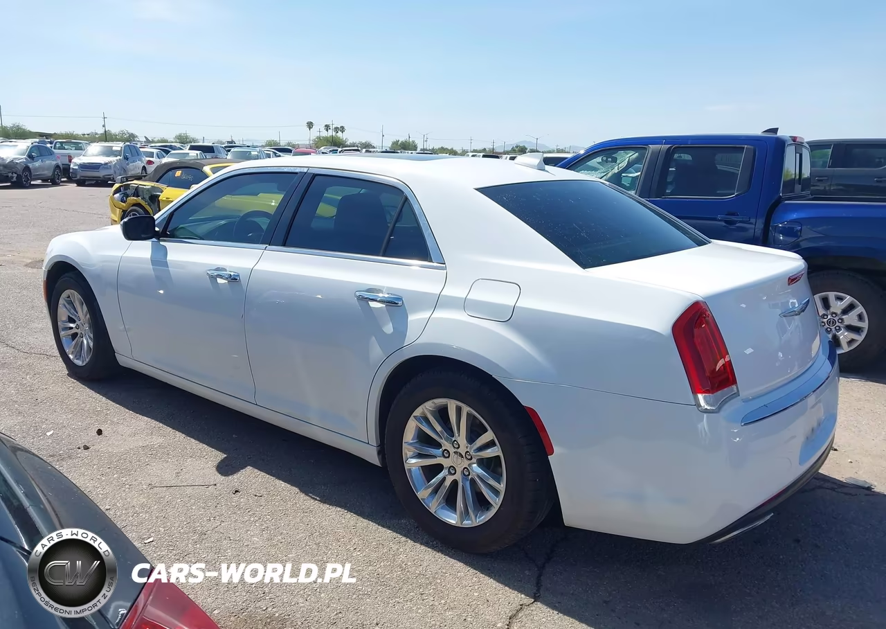 2016 Chrysler 300C VIN:2C3CCAEG5GH268729 - 3