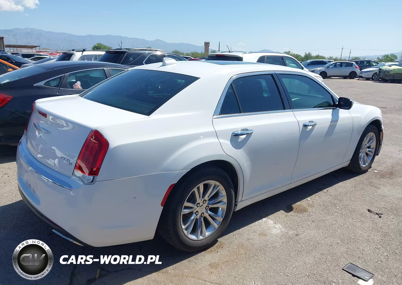 2016 Chrysler 300C VIN:2C3CCAEG5GH268729 - 4