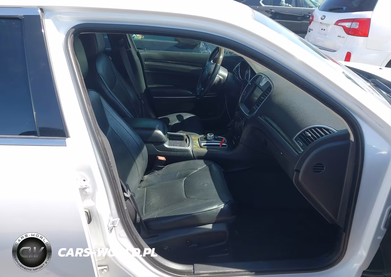 2016 Chrysler 300C VIN:2C3CCAEG5GH268729 - 5